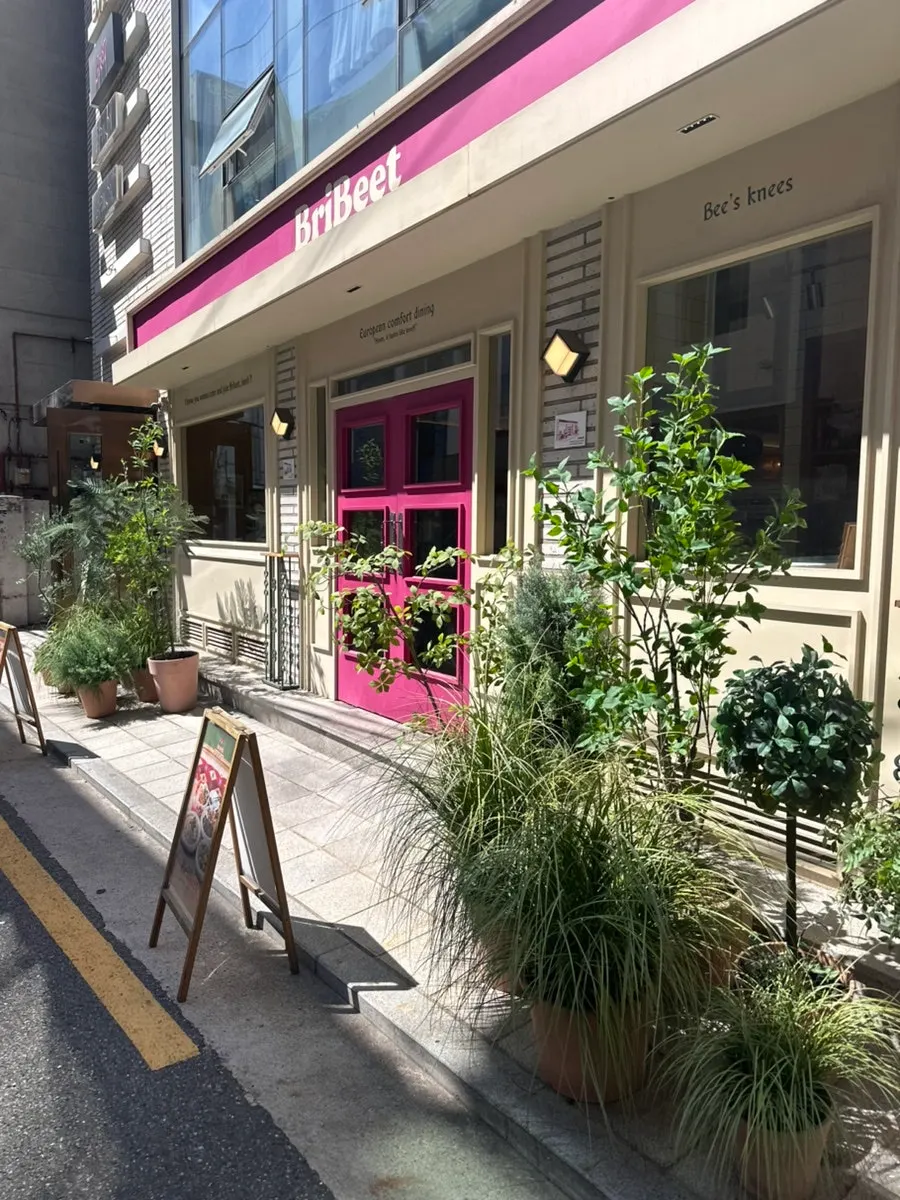 A photo from a long-awaited Seongsu-dong outing
