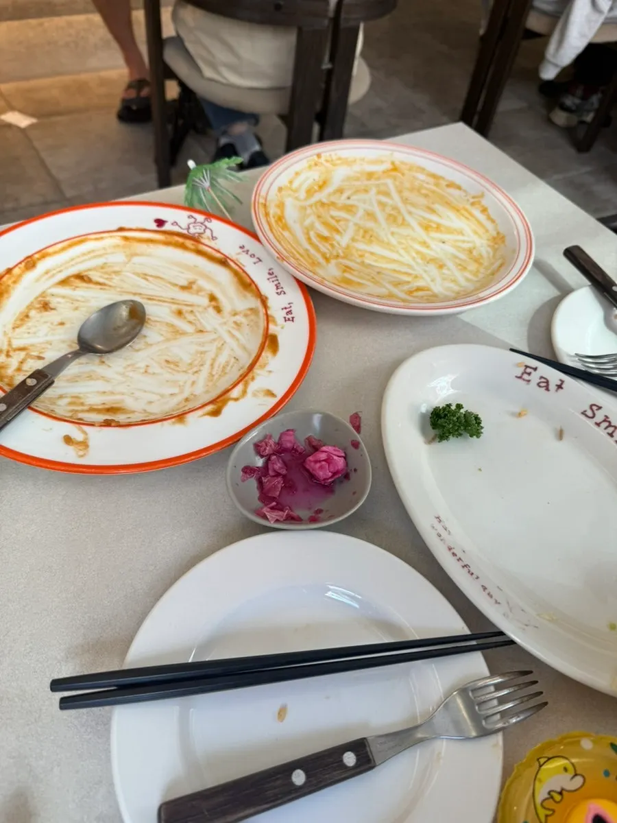 김밥처럼 말린 메밀소바마끼