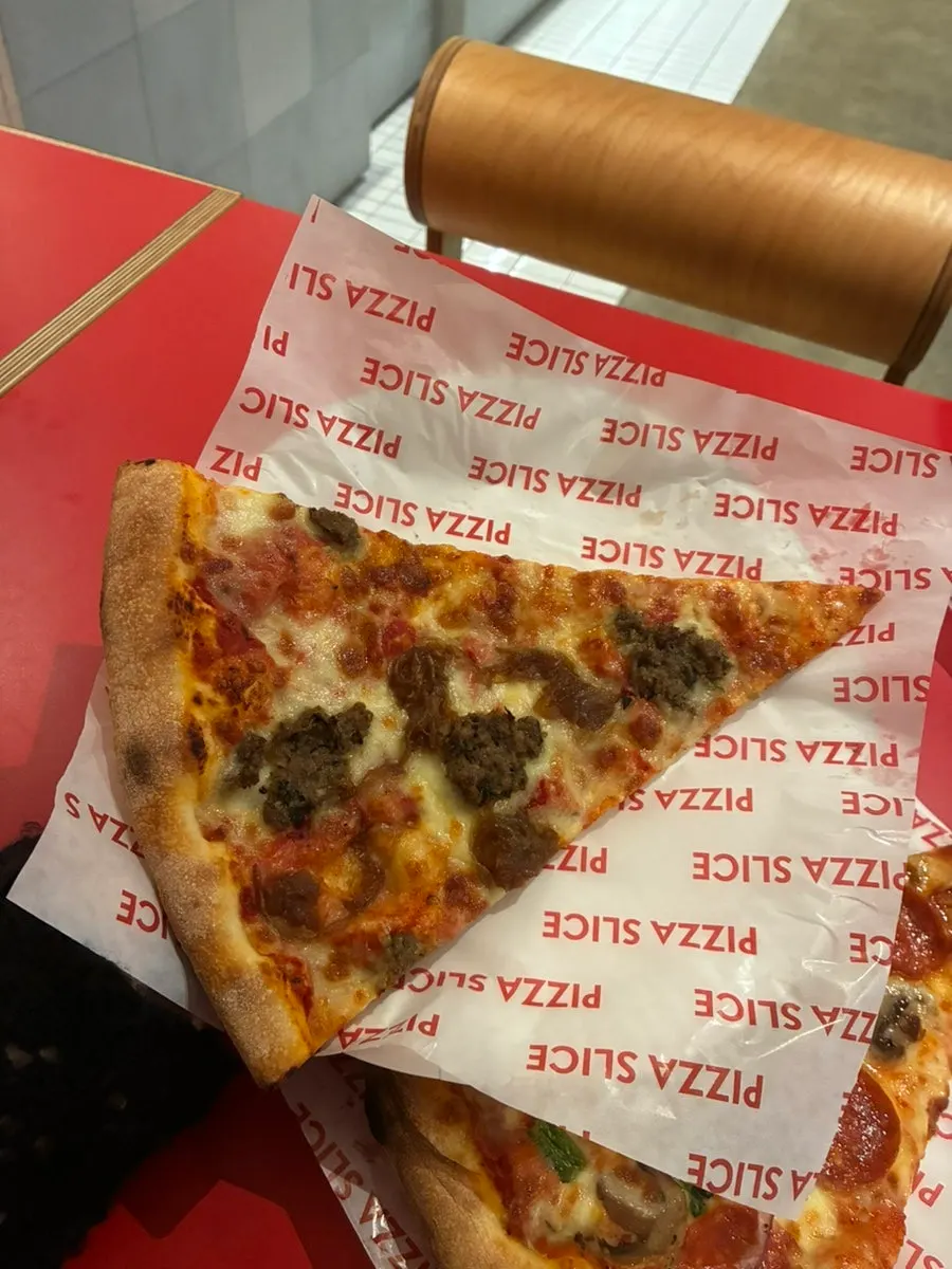 Slice pizzas served for our late lunch