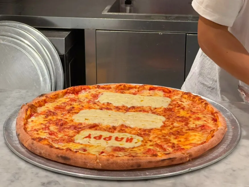 Reservable lettering pizza