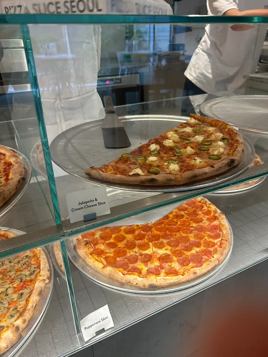 Basement location of Pizza Slice Seoul near Seongsu Station