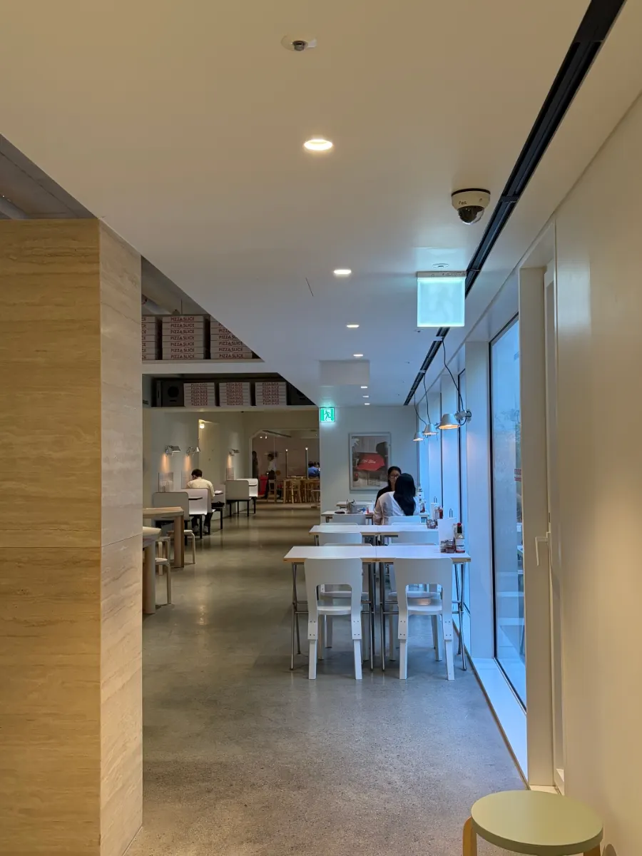 Tidy entrance to Pizza Slice Seoul