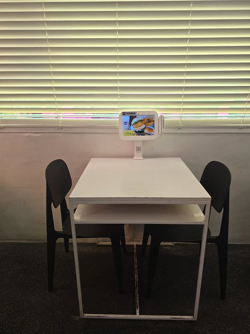 Restaurant table with tablet ordering