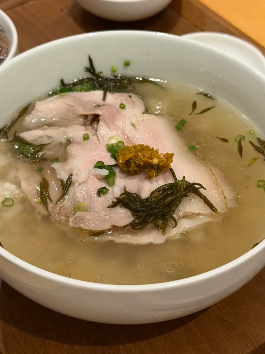 Spicy chili paste dadaegi added on top of the gongtang