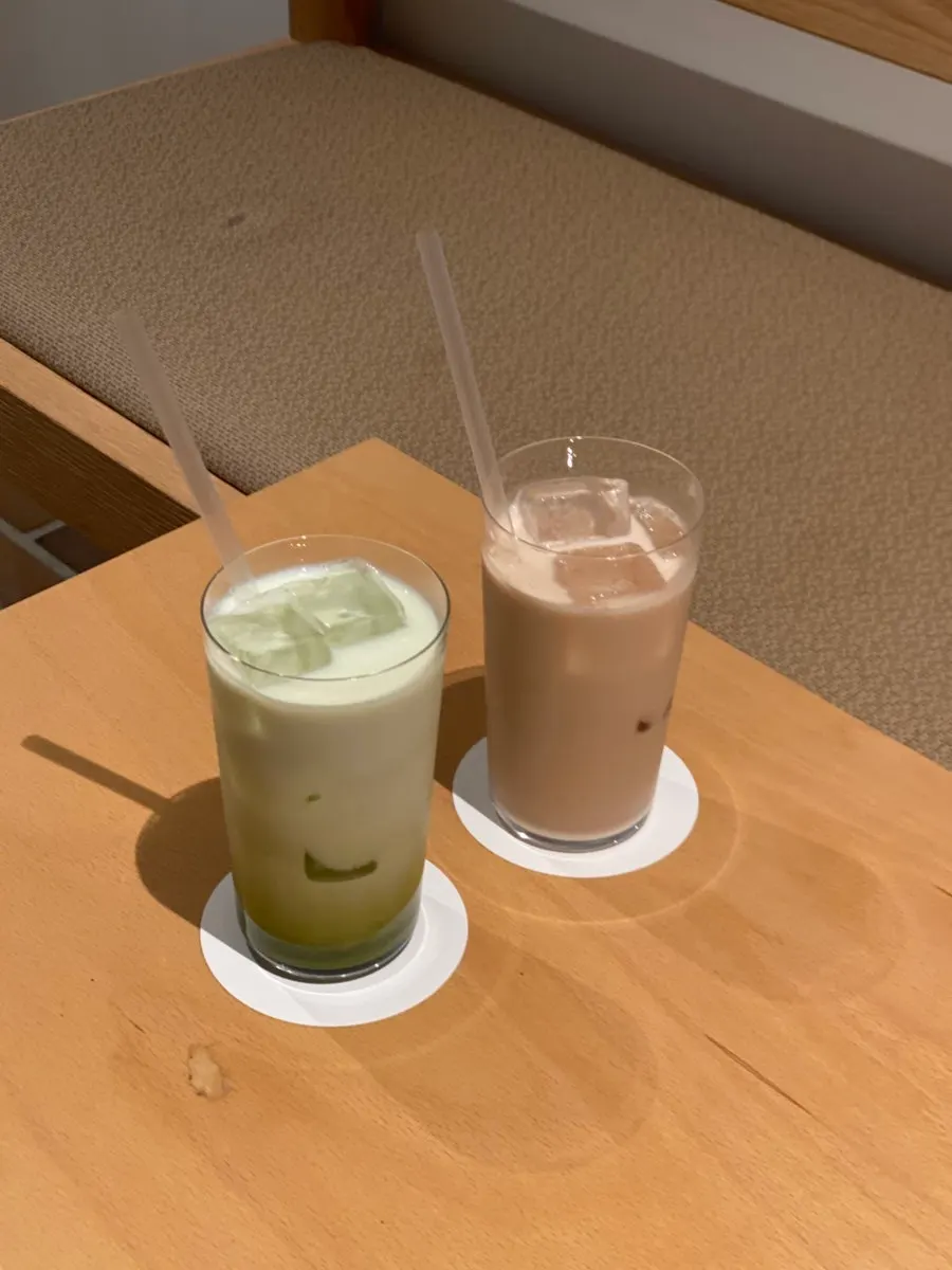 티 커피 아이스 바닐라 차이티 잔