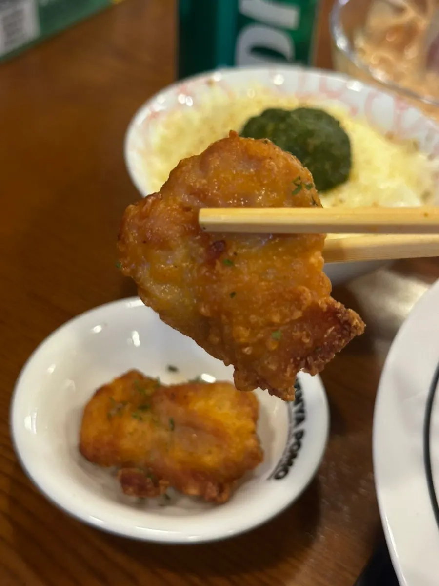 새콤한 토마토 베이스 라멘 국물