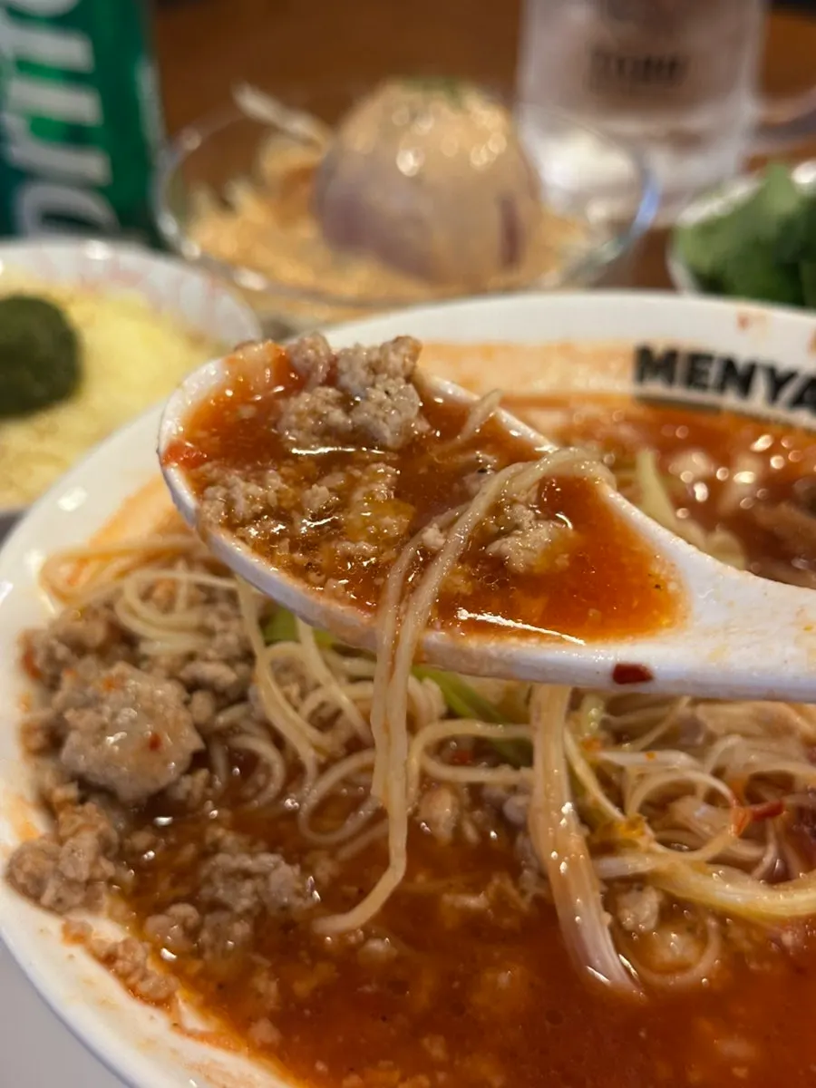 바질밥과 토마토 라멘 국물 조합