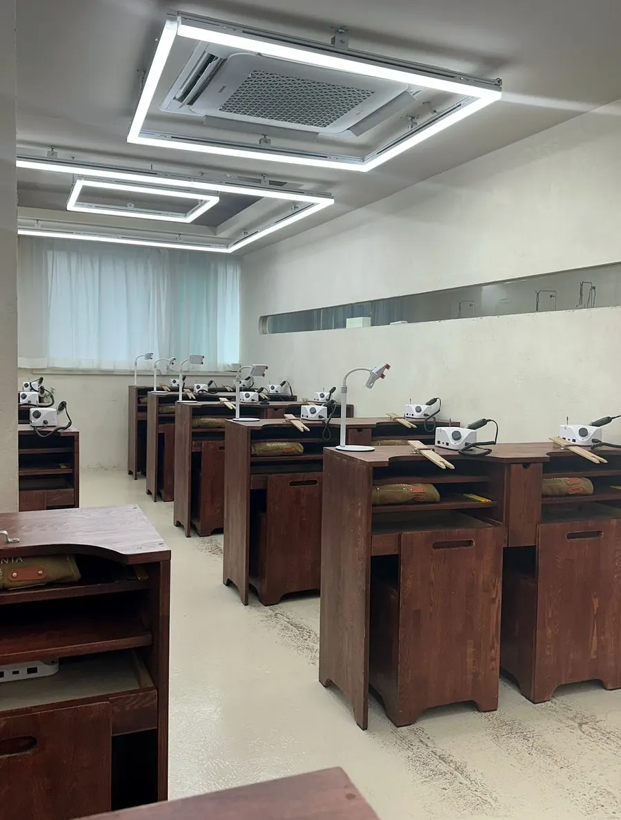 Workspace inside the Robenta Seongsu studio
