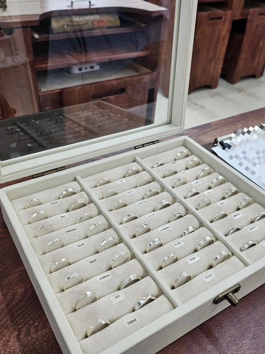 Display of ring design samples at Robenta Seongsu