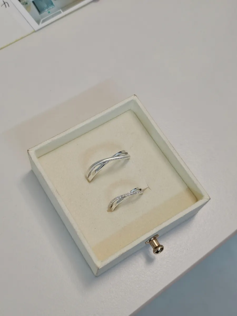 Ring case and packaging box from Robenta