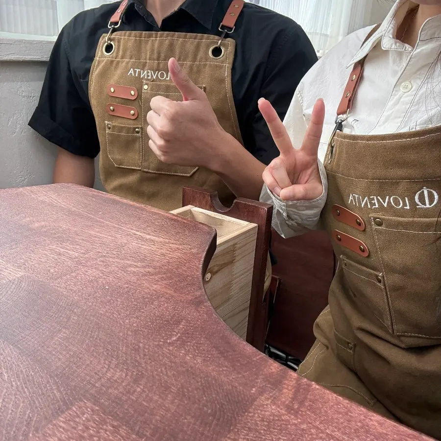 은가루 방지용 앞치마를 착용한 체험 준비