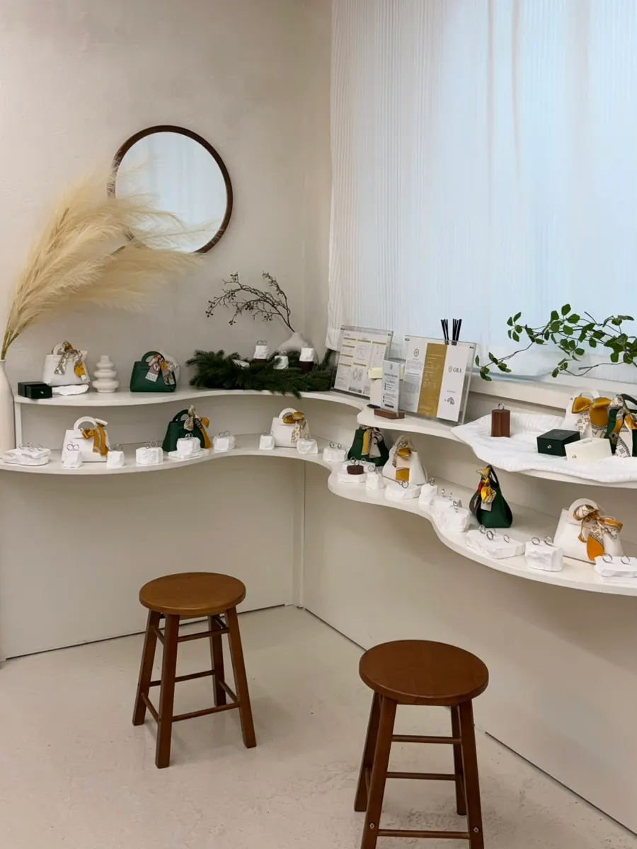 Reception area inside Robenta Seongsu