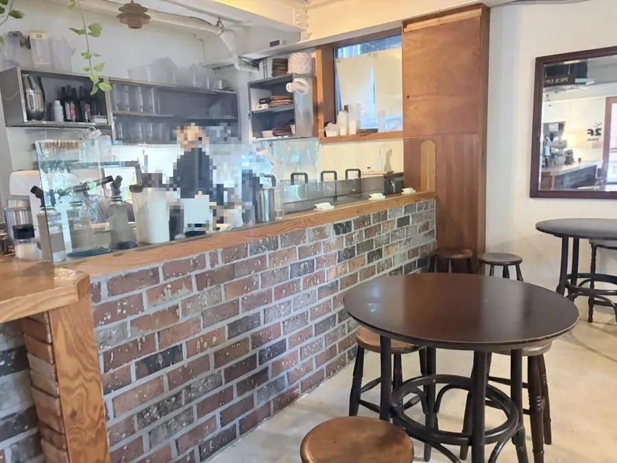 Resort-like atmosphere at the dessert café