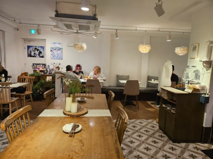 Seongsu Darak’s second- and third-floor space