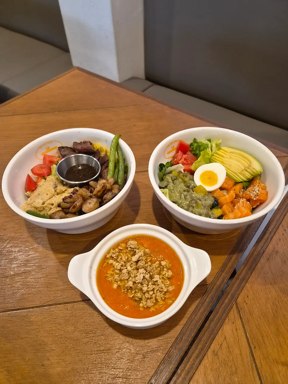 한번에 나온 연아볼 스테이크볼 토마토스프 상차림