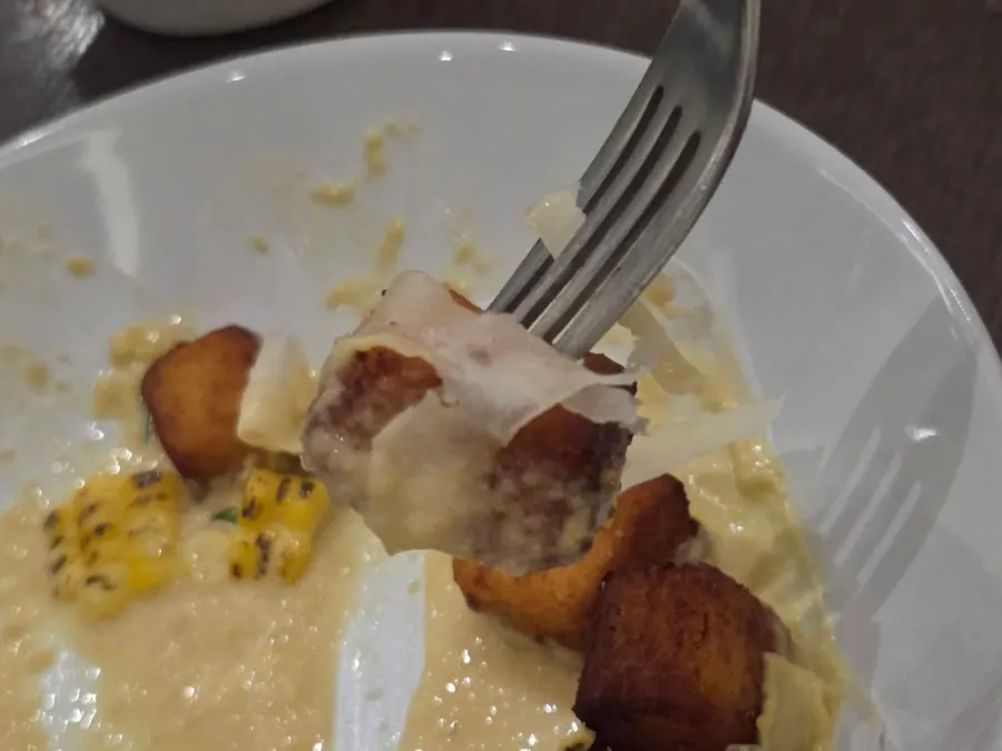 Cream sauce and potato gnocchi