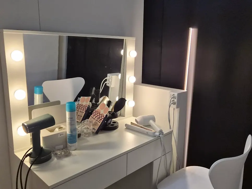 Makeup area at U&E Studio Seongsu