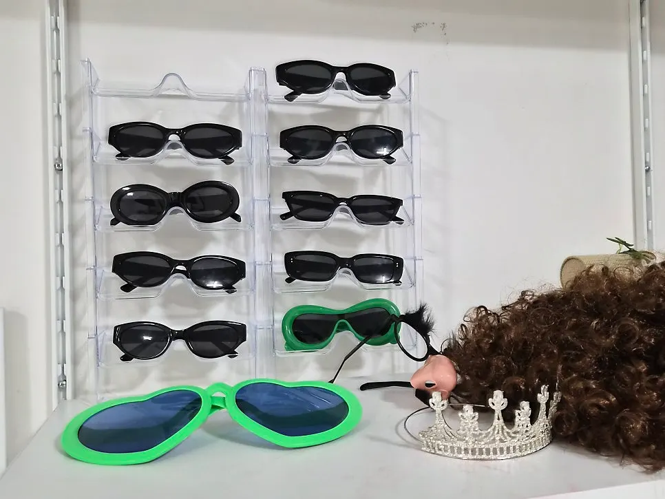 Wig and sunglasses props at U&E Studio Seongsu