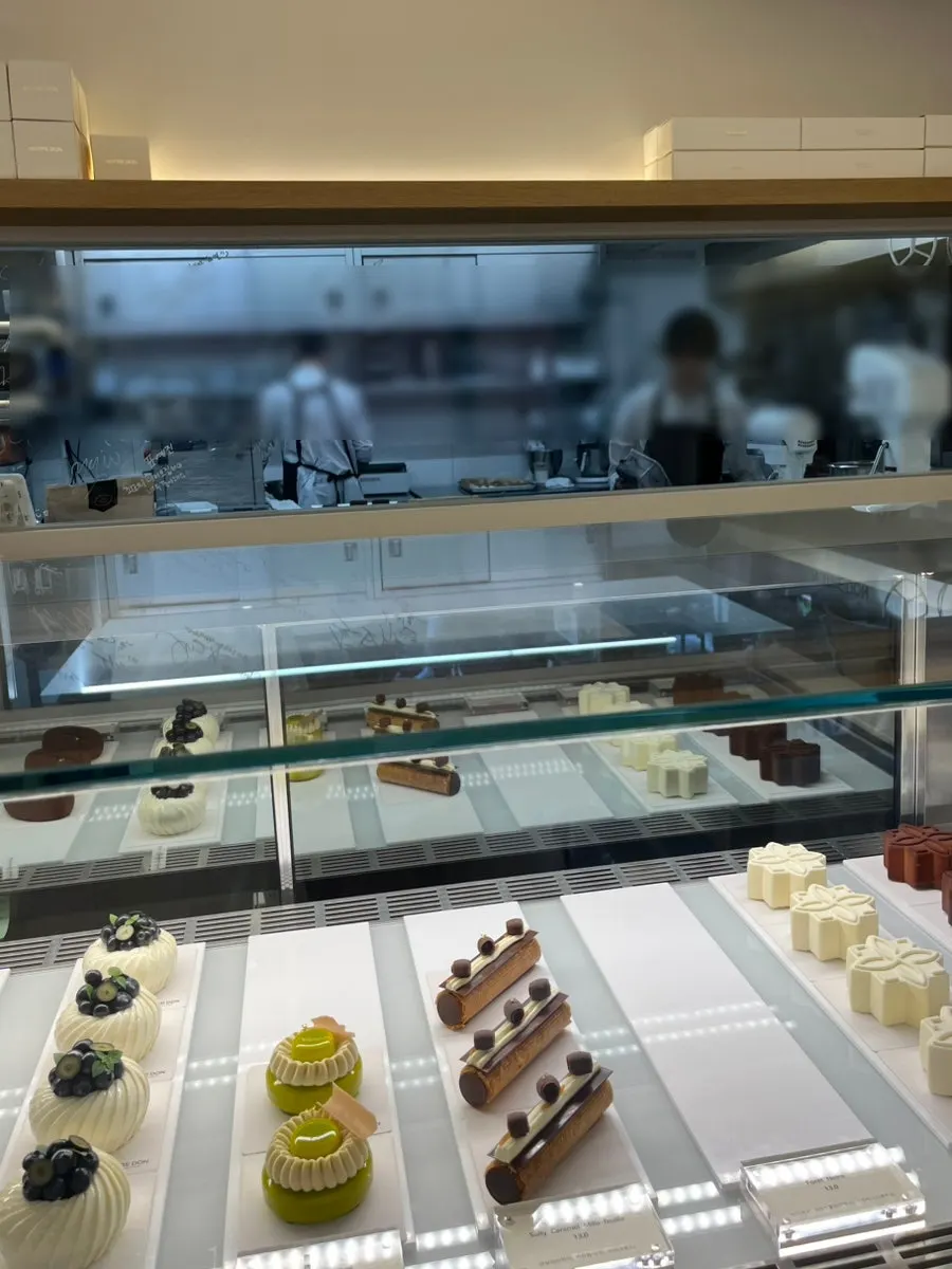 Dessert showcase visible from Notldun's entrance