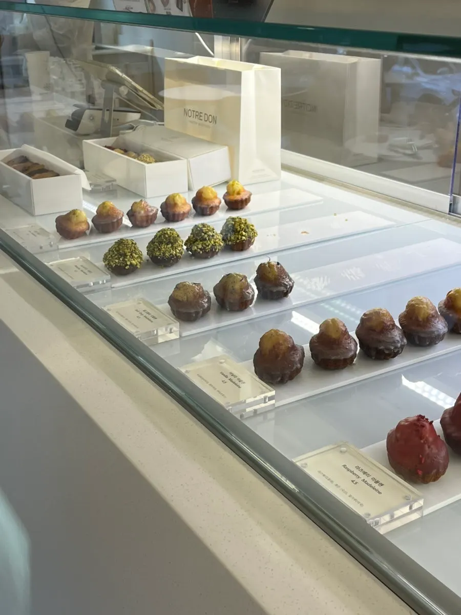 Notldun's madeleines and baked pastries on display
