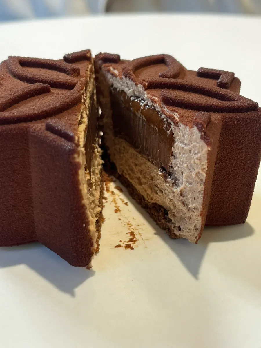 Cross-section of the Signature Noir chocolate mousse