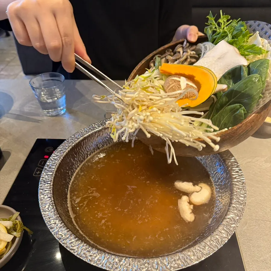 Glass noodles, bunmoja, and rice paper