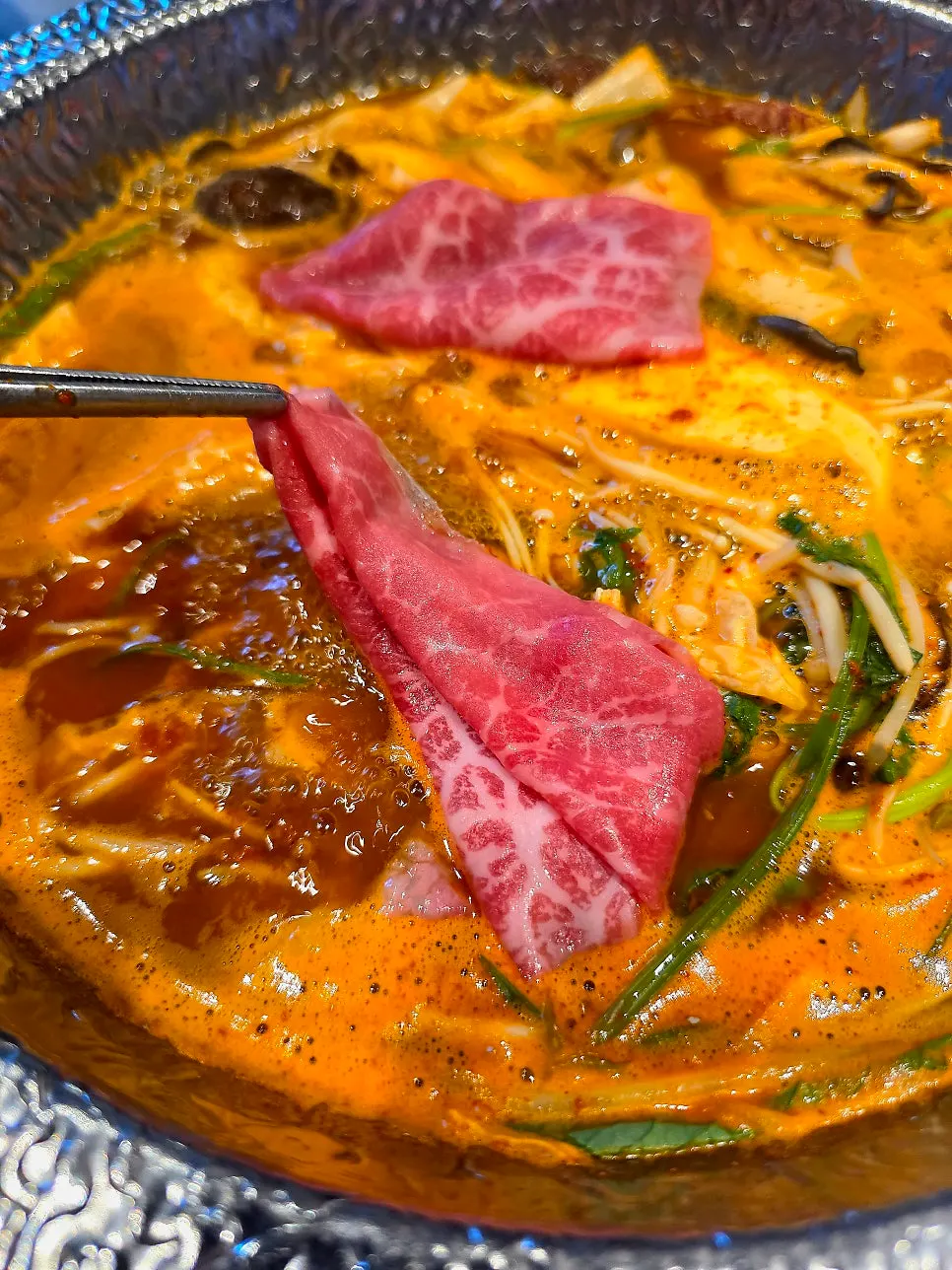 살치살과 한우 보섭살 샤브샤브