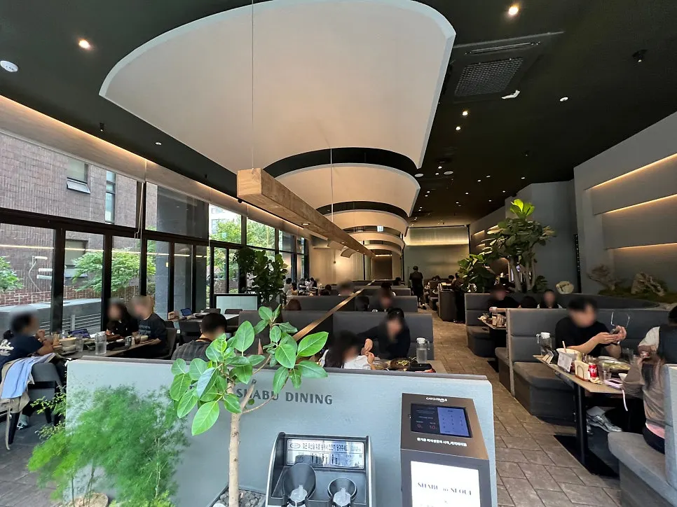 Entrance to Shabu in Seoul Seongsu on the 1st floor of Yuwon Jisik Sanupsenteo