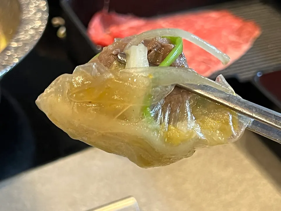 Shabu-shabu dipped in yuzu soy sauce and chili sauce