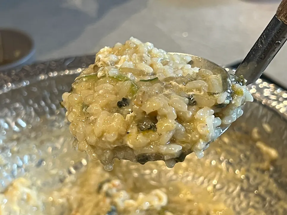 The finishing egg porridge