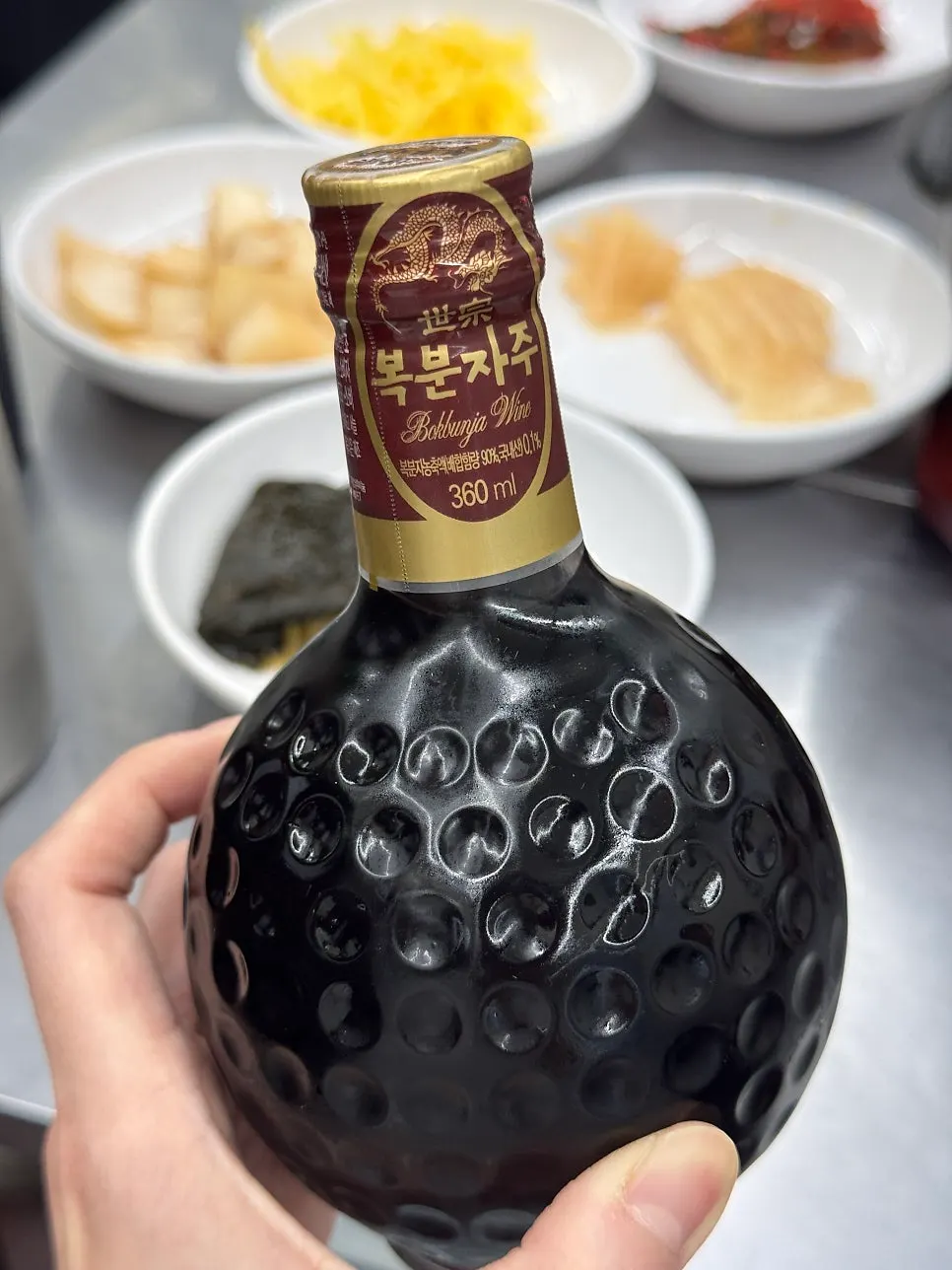 노포 분위기의 넓은 홀 좌석