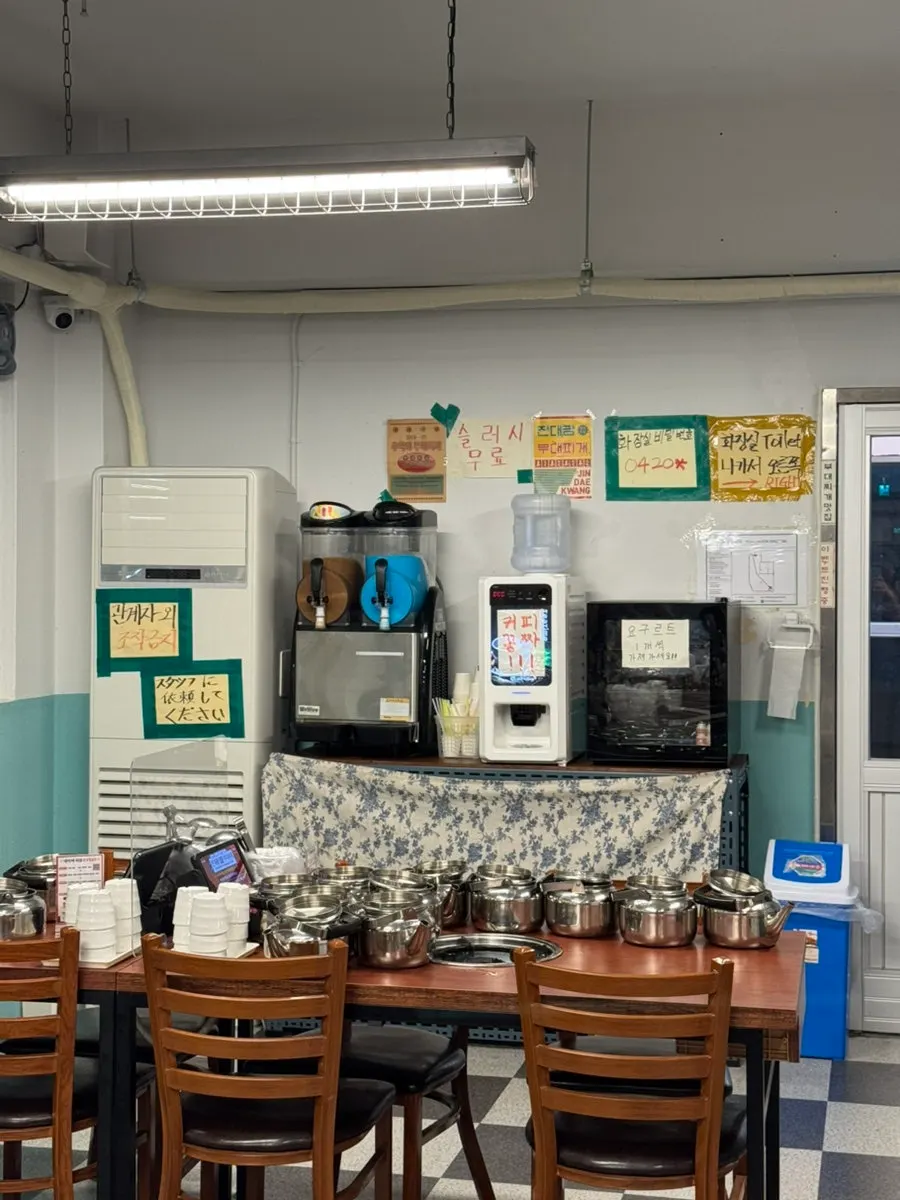 A corner of the restaurant decorated with retro props