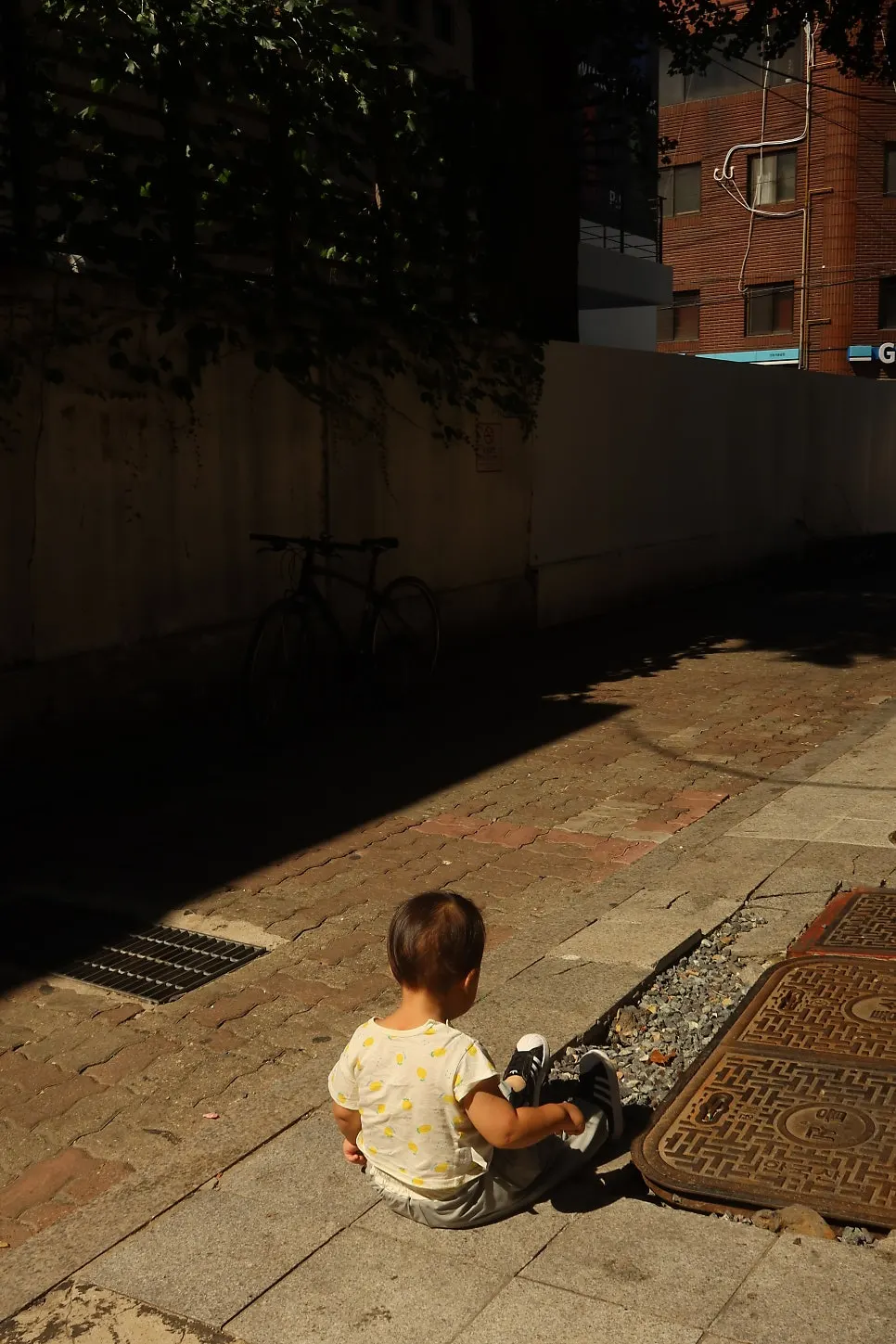 Visiting a Seongsu café with a toddler