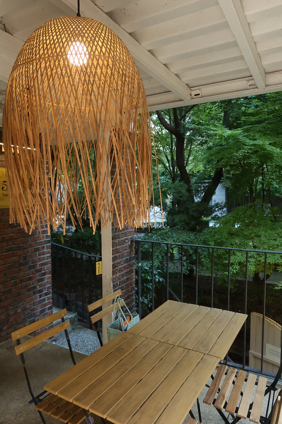 Seating area at 5to7 Seongsu Main Branch
