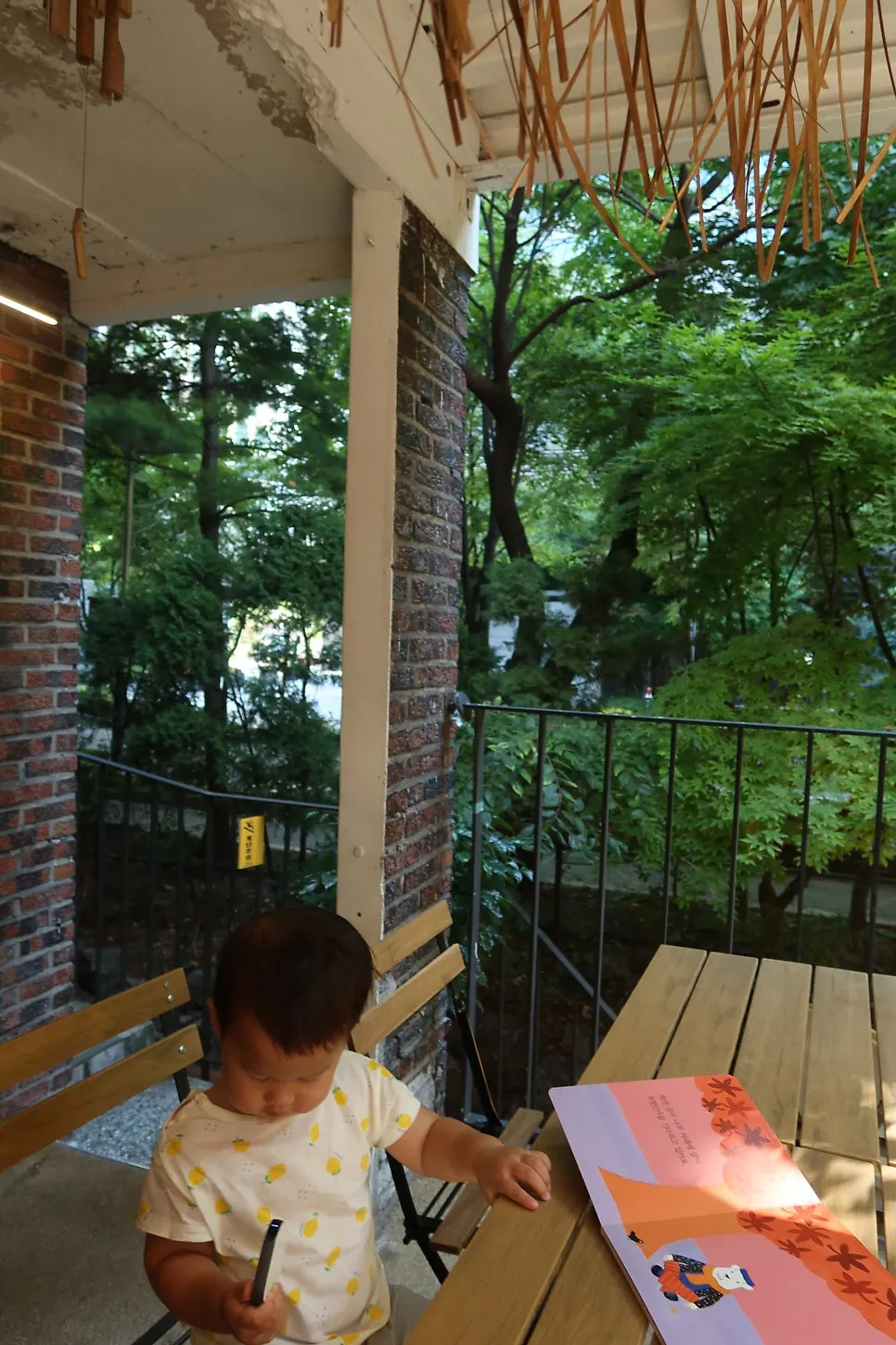 Café with outdoor rooftop seating