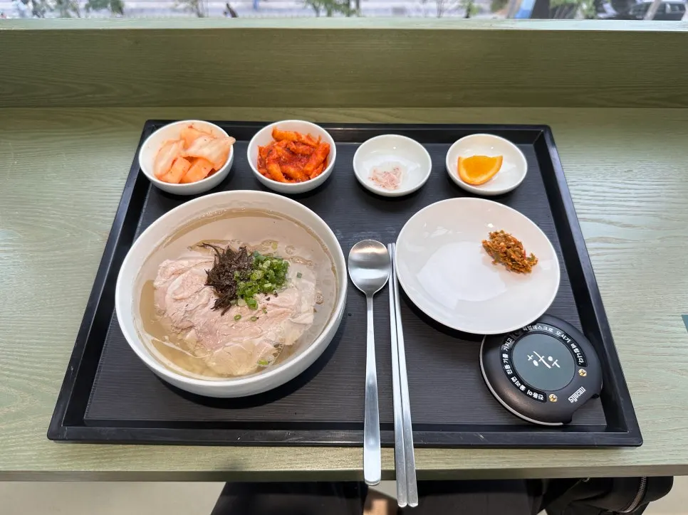 맑은공탕 정식 한 상 차림