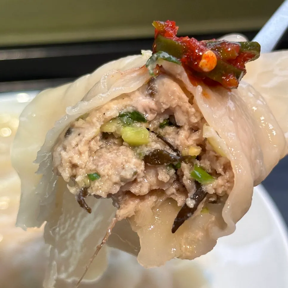 미나리 톳 왕만두 단면