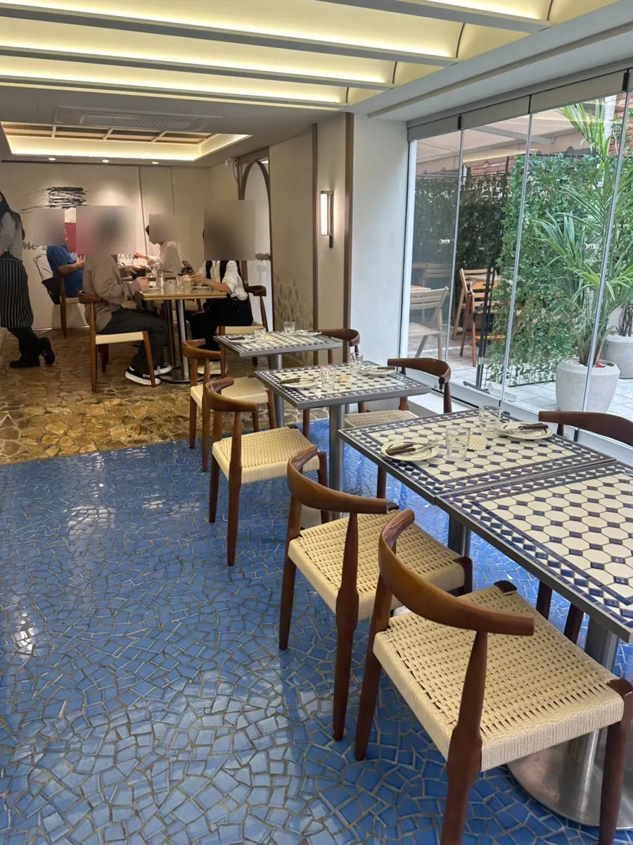 Classic and sophisticated interior of Billadeubeulleu Seongsu