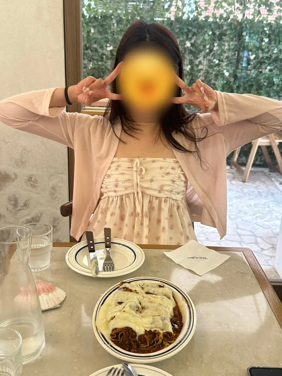 Photo of the table taken before eating