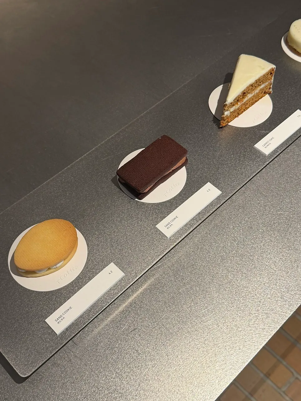 Order counter and dessert display