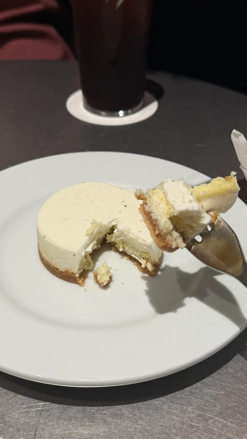 Cross-section of the scone-based cheesecake