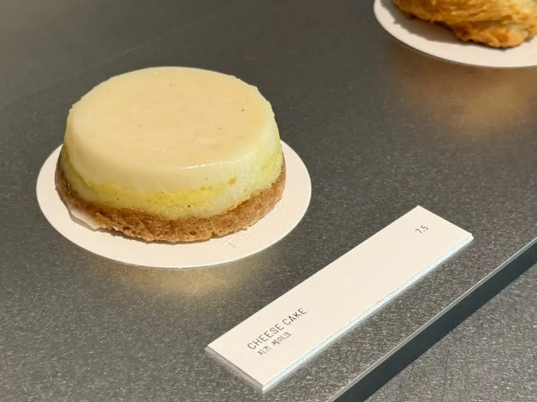 Cheesecake and sand cookies on display