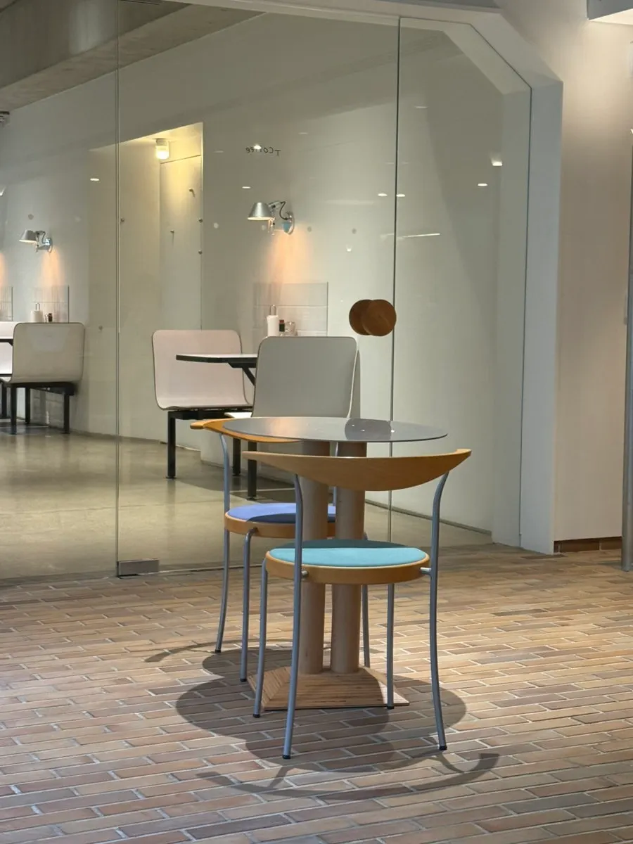 Tables with divided areas and outlets
