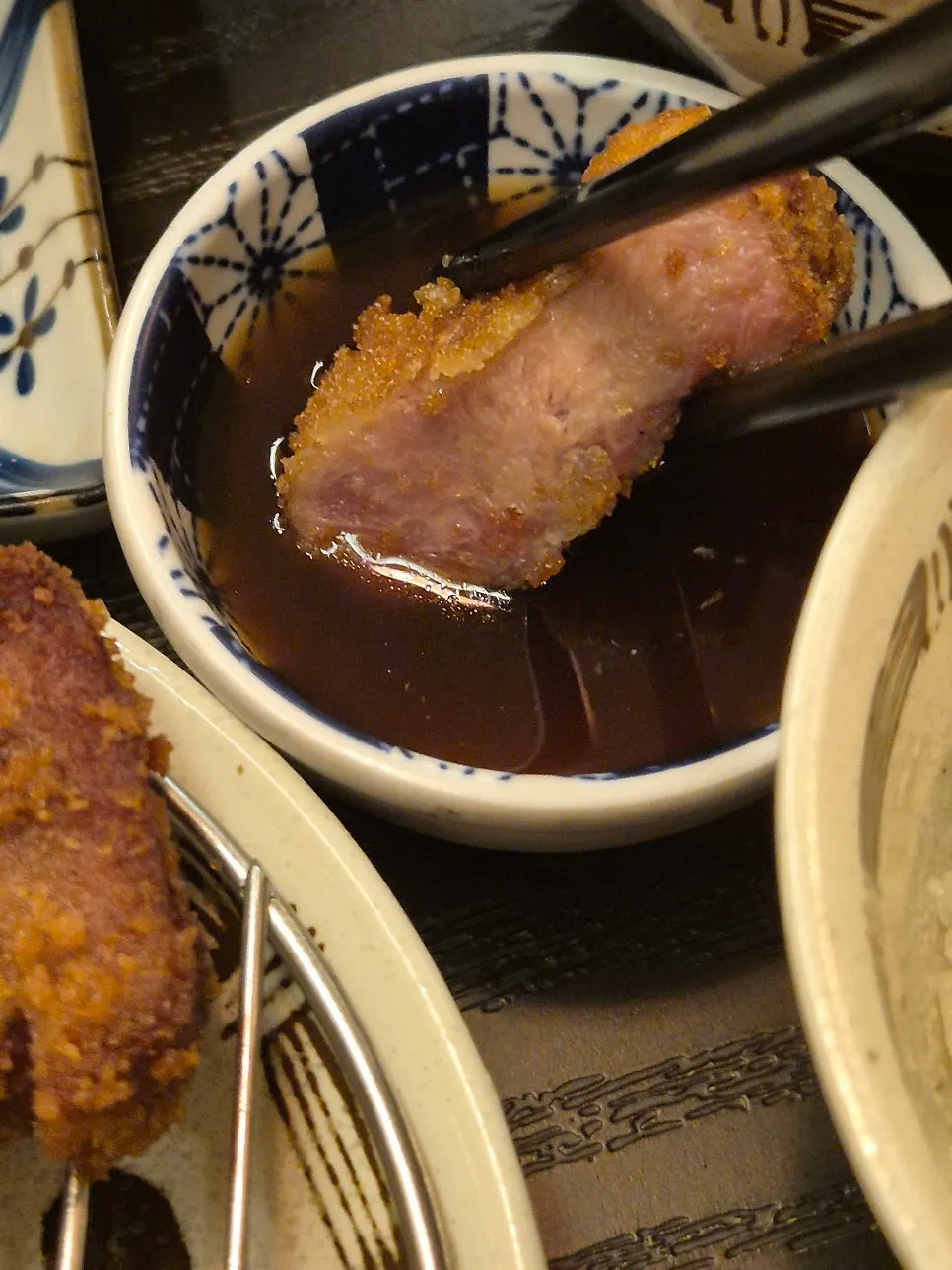 두툼하게 썰린 안심 규카츠