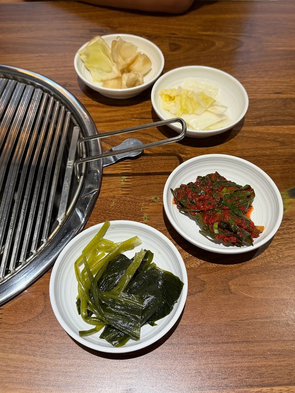 성수터전 기본찬 파김치와 밑반찬