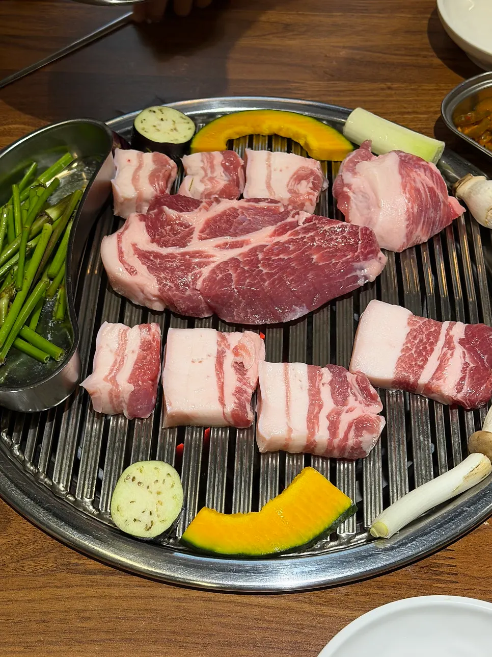 윤기 도는 숙성육 지방층 클로즈업
