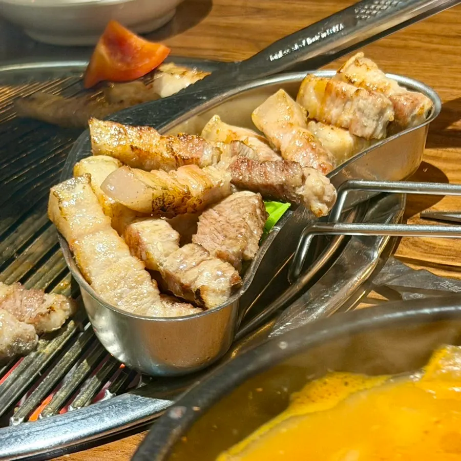 직원이 구워주는 삼겹살 불판