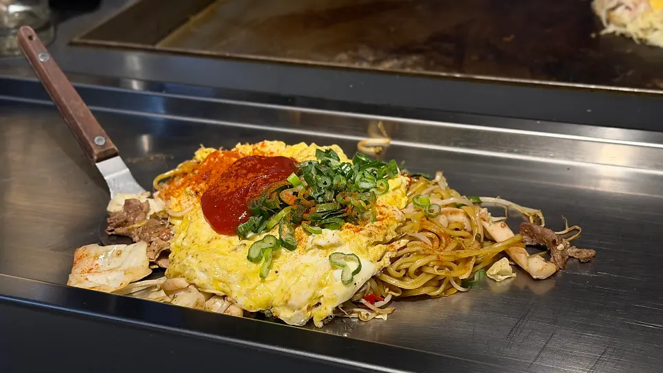 Yakisoba with seafood and meat