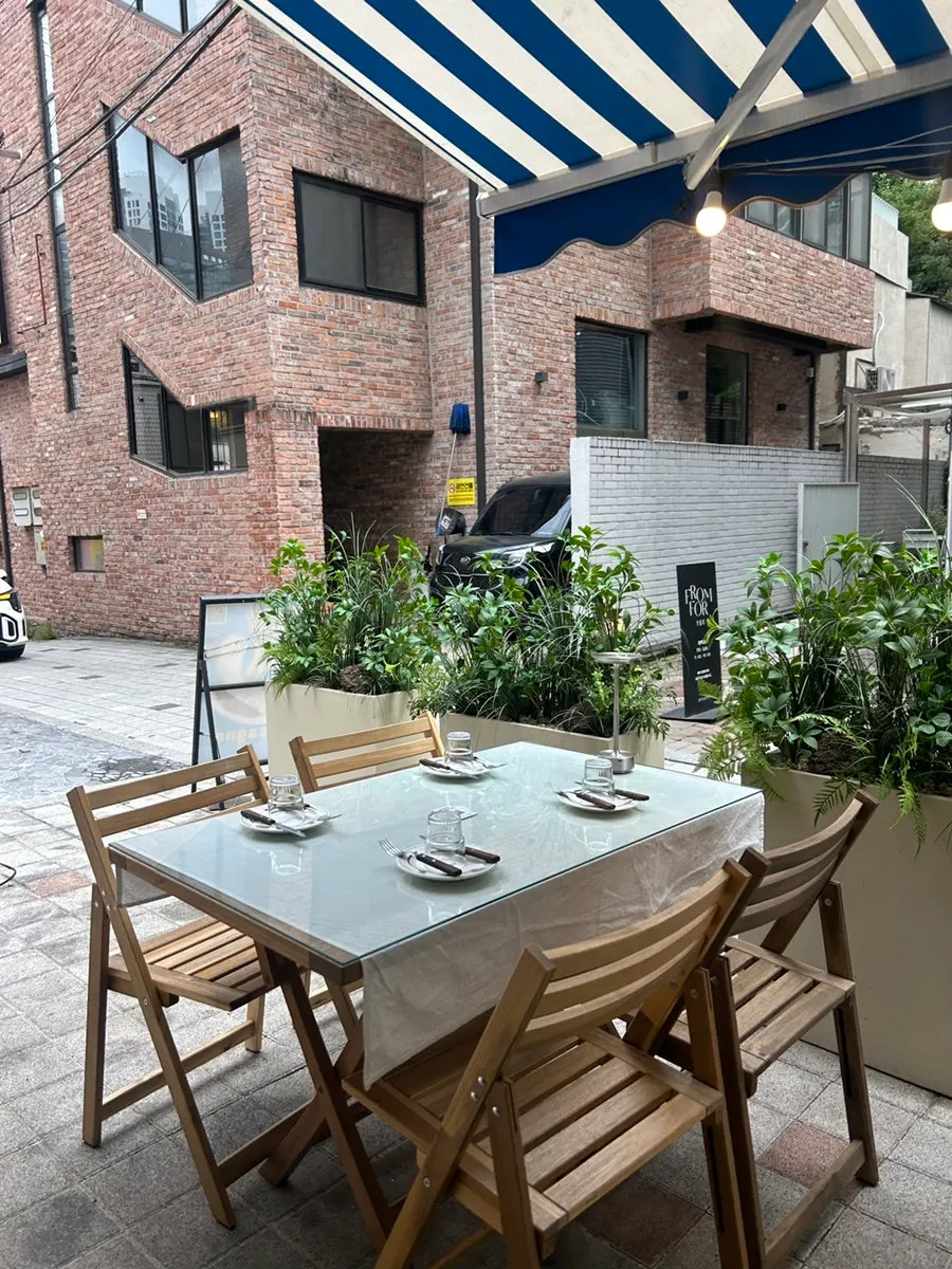 Mediterranean restaurant interior in Seongsu
