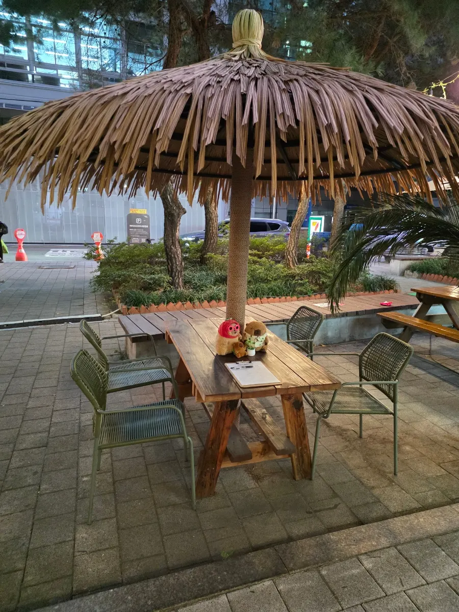 Tropical entrance at Soi Nana Seongsu